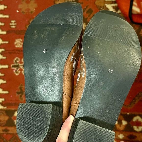 Embroidered Fashion Western boots! - Picture 5 of 7